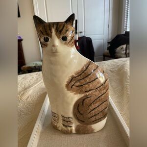 Cat Statue, a tabby with white.